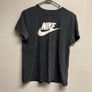 Nike tee
